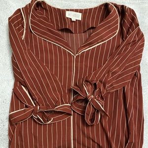 Rust colored tie sleeve top